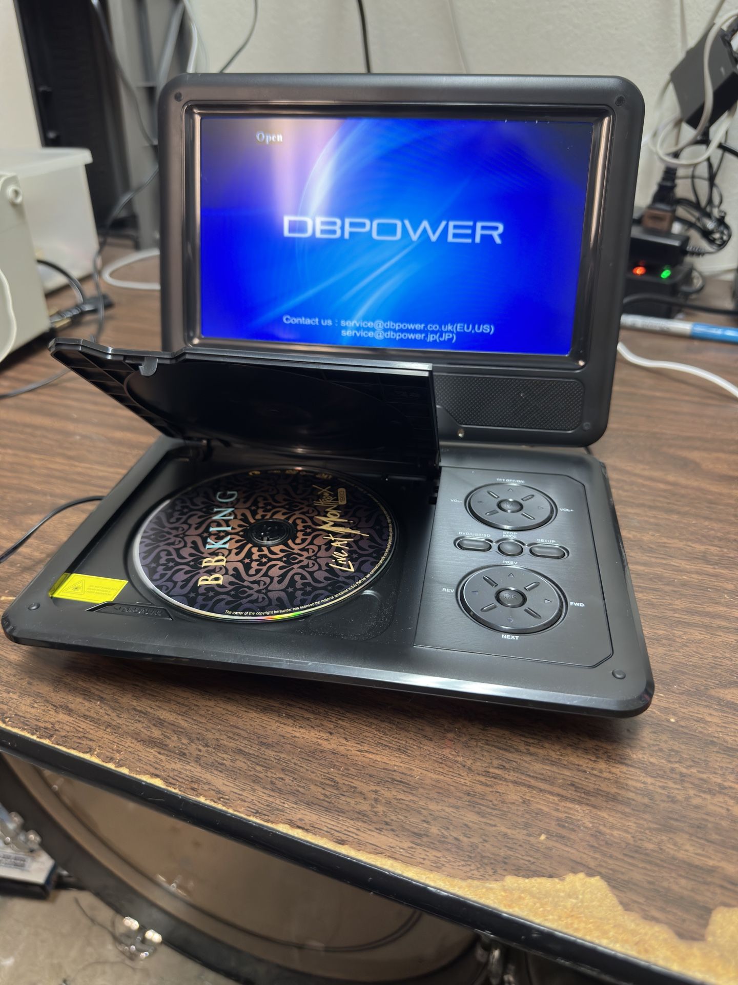DBPOWER CD AND DVD PLAYER