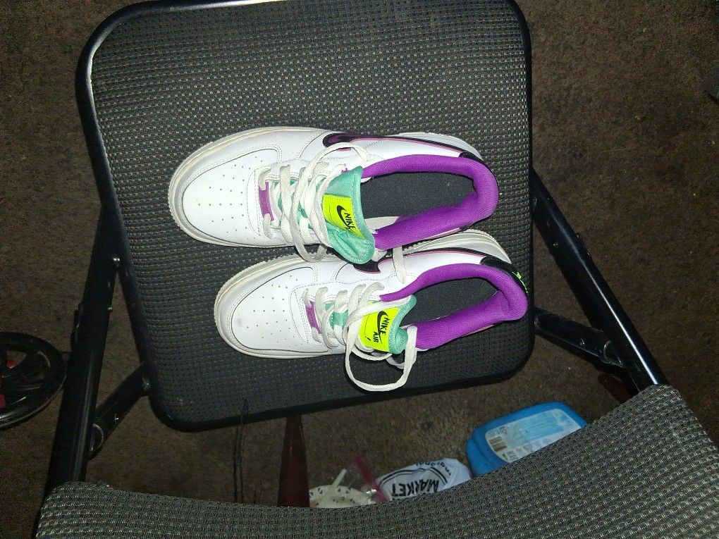 Nike Air Shoes  6.5 Youth