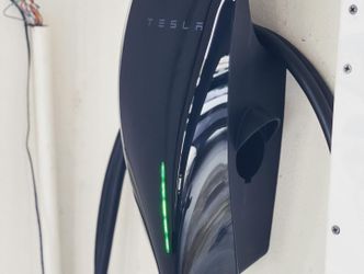 Tesla Stand Wall Connector Gen 3