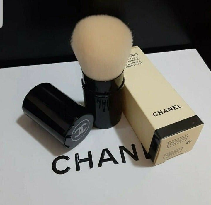 Designer Retractable Kabuki Brush (Make-up, Blush, Powder)