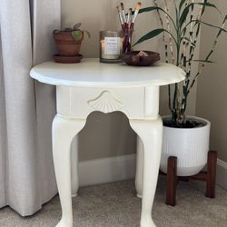 Sturdy Stella - Small Side Table