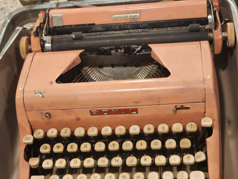 Royal Typewriter 1950s Pink With Case