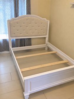 Full Size Bedroom Set – Bed Frame, Dresser, Nightstand & Vanity