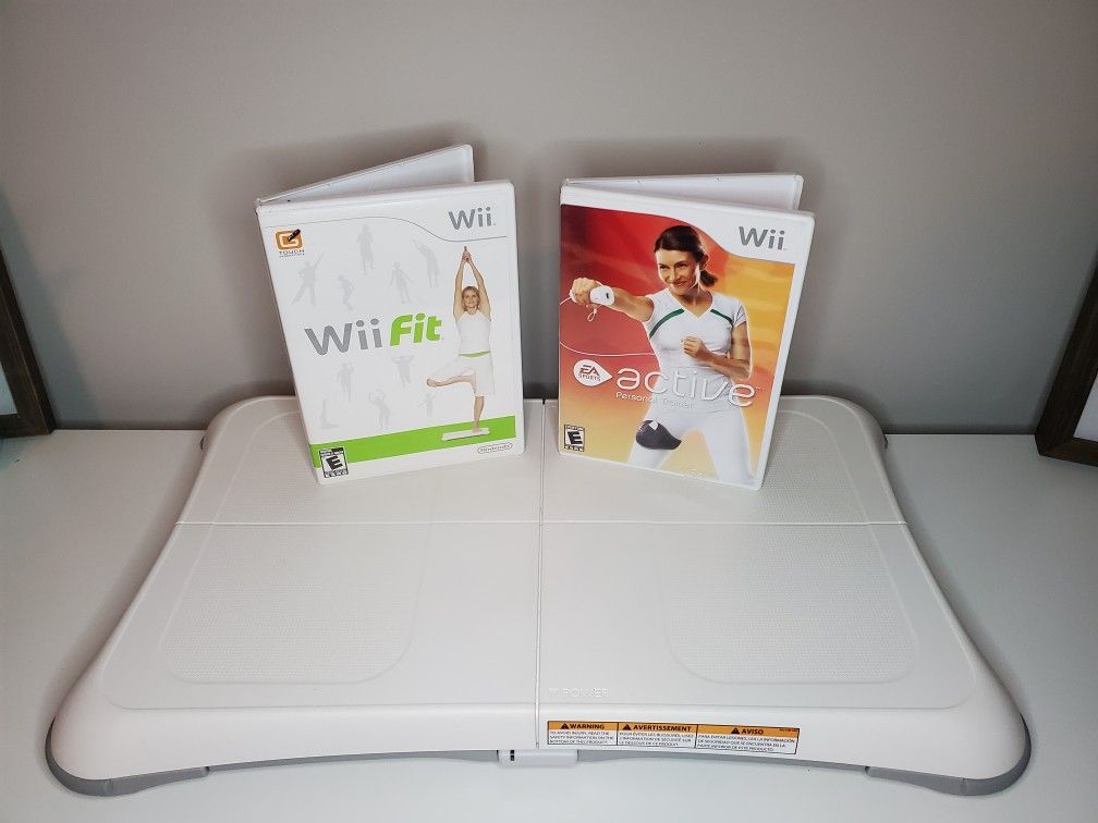 Nintendo Wii Fit Balance Board + 2 Games