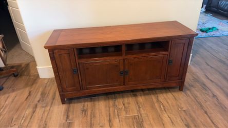 Entertainment center