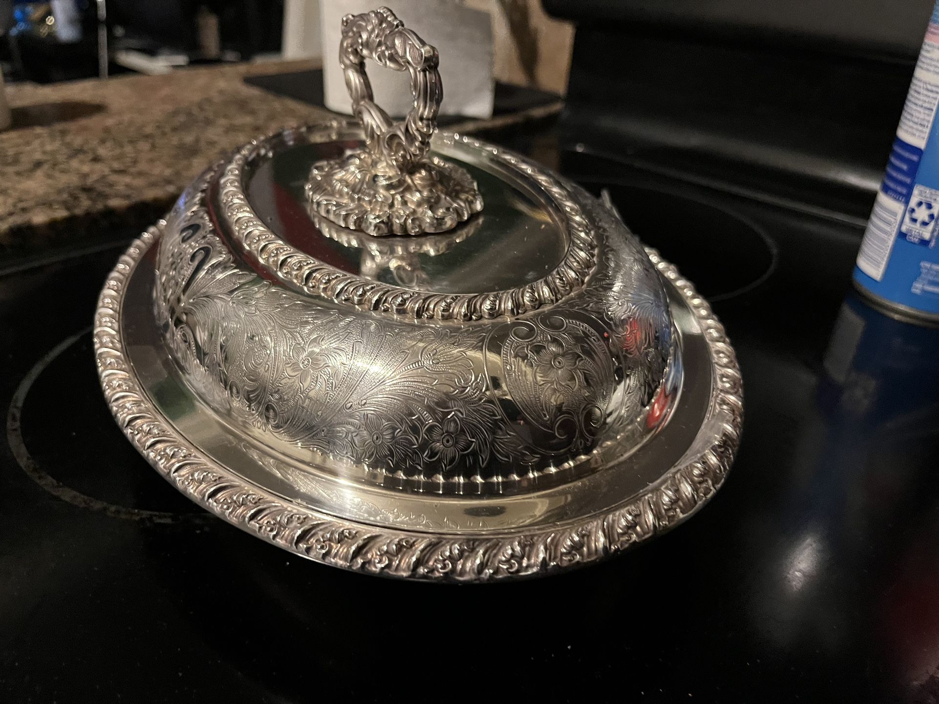 Vintage retro Classic antique Scheffield Scheffield Silver Platter Tray With Cover Top