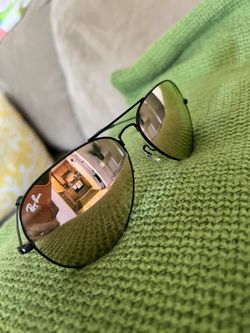 Rad Ray Bans! Aviator Style With Perfect Pink Lens