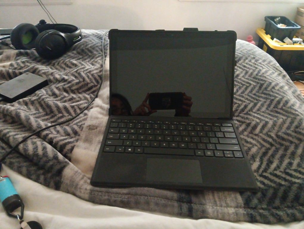 Microsoft surface 7 pro with keyboard