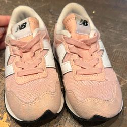 New Balance Girls Shoes Size 10.5