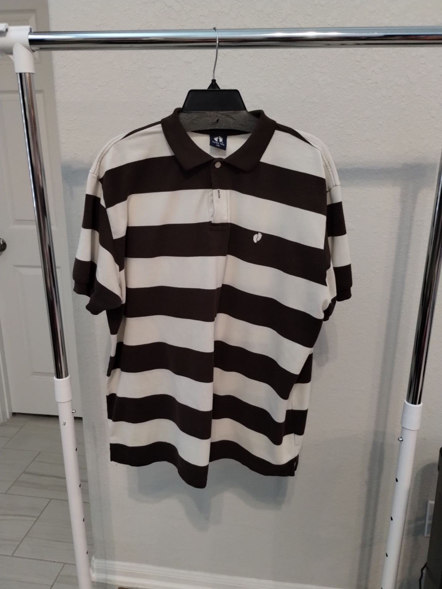 brown and beige hang ten men's polo shirt, size 2XL