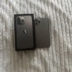 Iphone 11 pro In A Box The Back Is Shattered, But The Rest Is Original