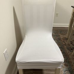 2 White Chair Covers