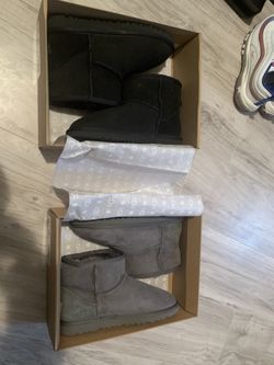 UGG Boots Mini size 9