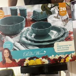 Pioneer Women Plate Set 