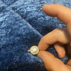 Engagement Diamond Ring  9 / 16 / 2025 