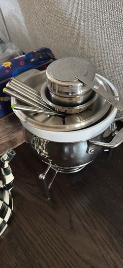 All clad founde set never used