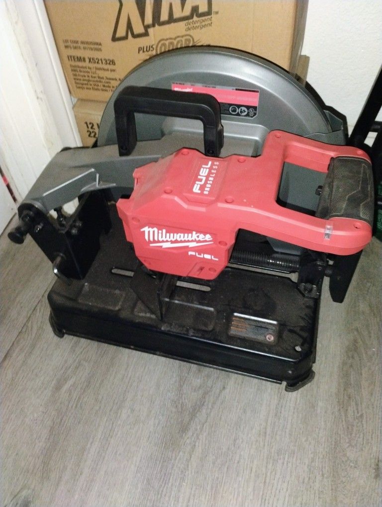 M18 FUEL 18V Lith-Ion Brushless Cordless 14 in. Abrasive Cut-Off Saw w/ High M18 FUEL 18V Lith-Ion Brushless Cordless 14 in. Abrasive C 6.0 Ah Battery