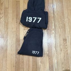 1977 sweatsuit size L