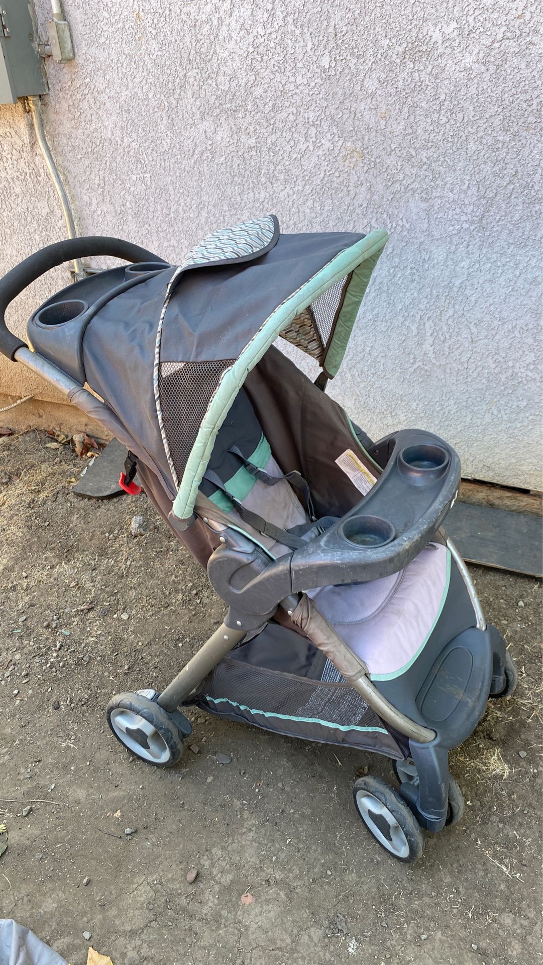 Really nice and working condition stroller need to go today