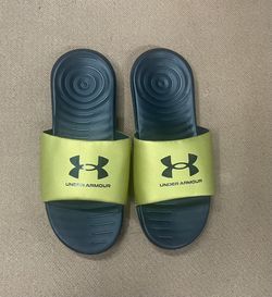 *Brand New* Under Armor metallic gold Ansa fixed slides