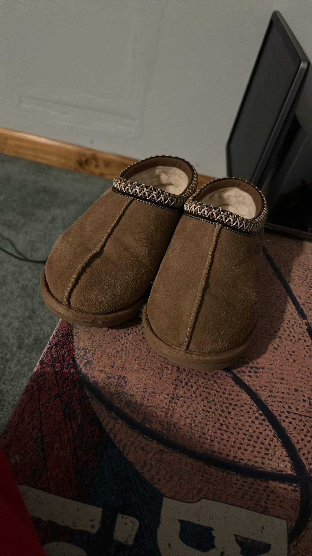 ($69.99)Lightly Worn Uggs Size 3