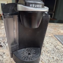 Kerrigan  Large, coffee maker 