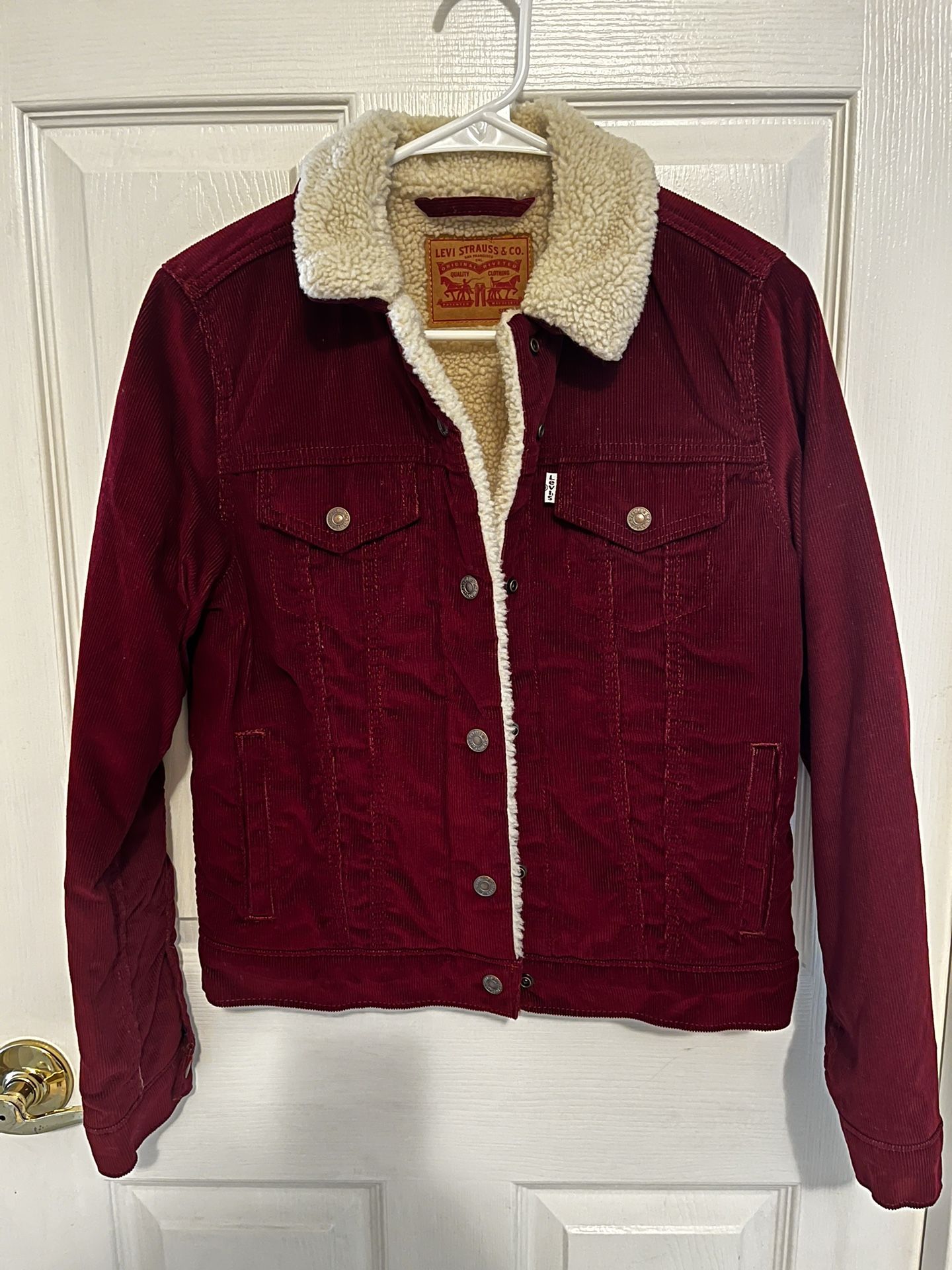 Levi's Womens 90s Sherpa Trucker Jacket**Open To Reasonable Offers