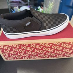 Checker Vans 
