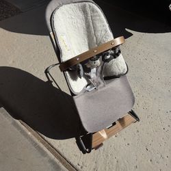 BabyBjörn Bouncer Bliss with Toy Bar – Taupe/Walnut (Excellent Condition)