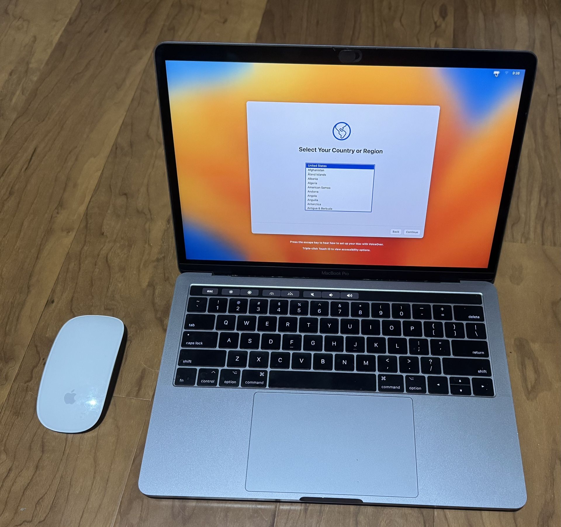 MacBook Pro 13” w/ Apple Mouse