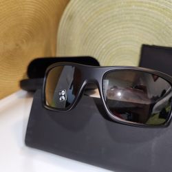 Oakley SUNGLASSES