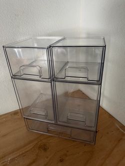 Plastic organizer bin