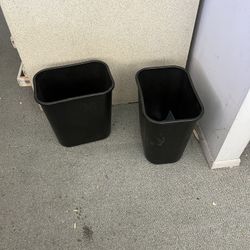 FREE TRASH CANS – PICK UP SUNDAY