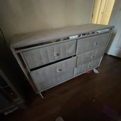 Furniture dresser