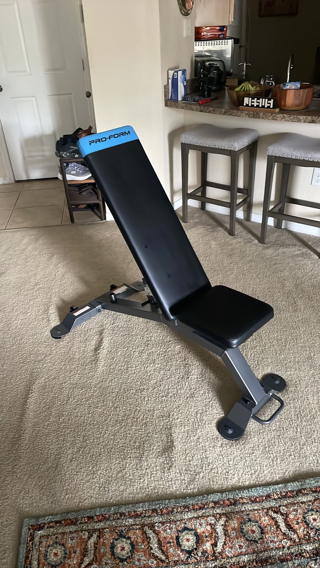 Adjustable weight bench