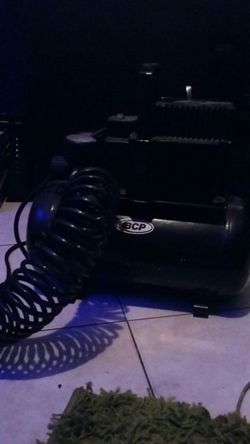 Mini compressor. 100psi