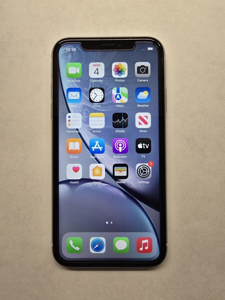 iPhone XR (White 64gb)