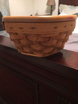 Longaberger basket with lid - 1998