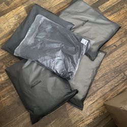 ESSENTIALS AND DENIM 