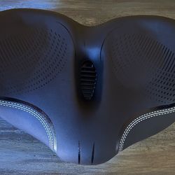 New Noseless Oversized Wide Bike Seat. 