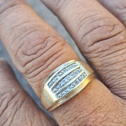 Ring 10k  5 Grams Plas Chenge 14 K 20 Grams 