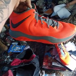 Zoomrevll Nike Size 15