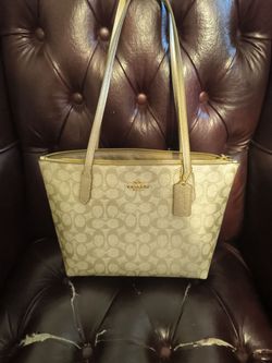 Coach tote