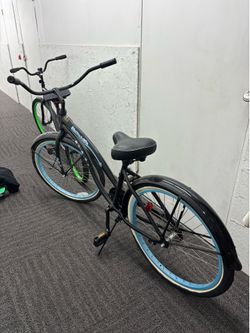 Beach cruiser bike