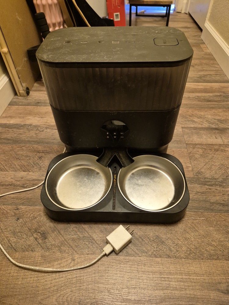 Automatic Pet Feeder