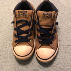 Boys Tam And Navy Converse Size 3