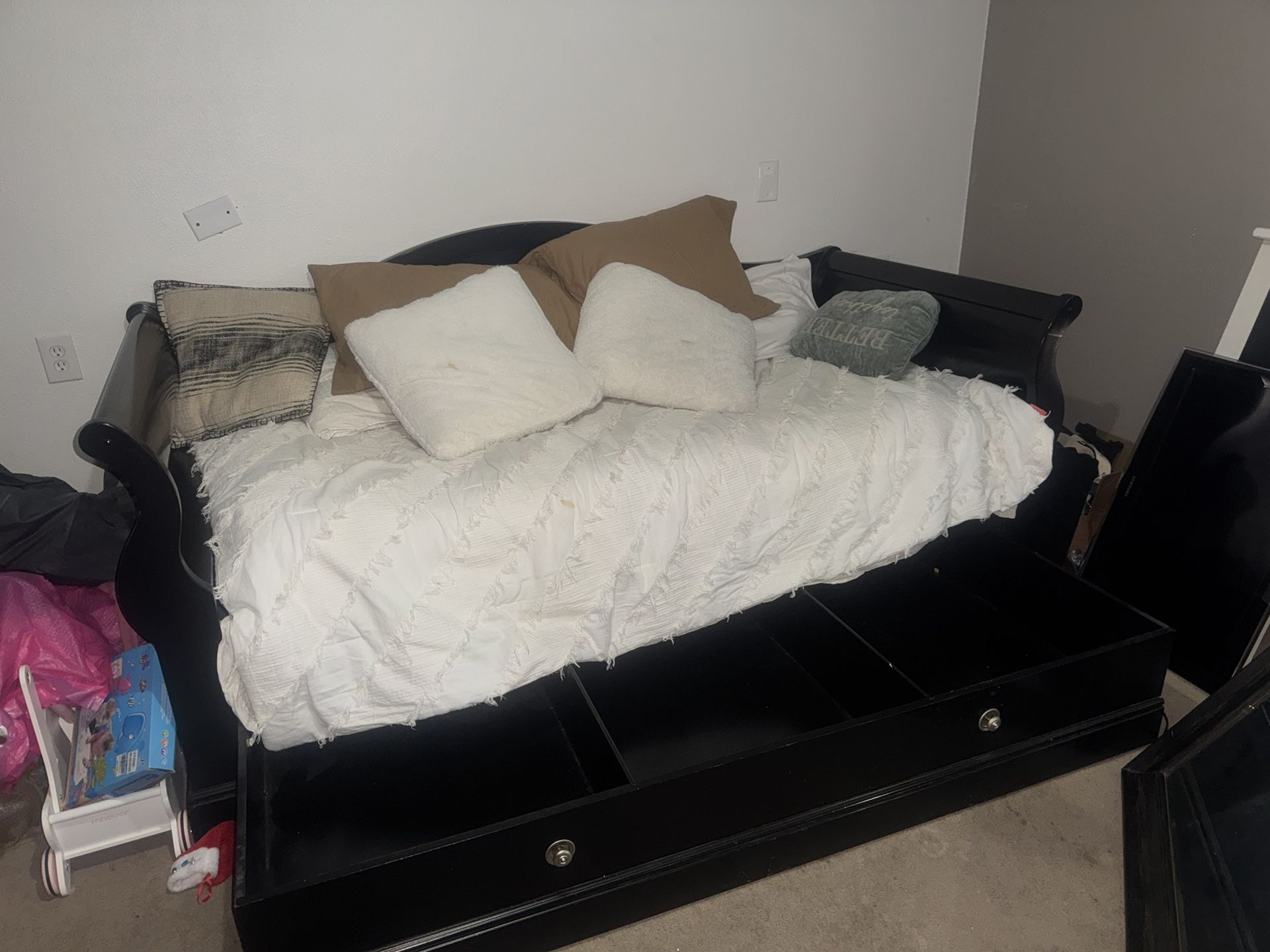 twin size trundle bed