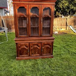 VINTAGE HUTCH CABINET 🔴🔴🔴