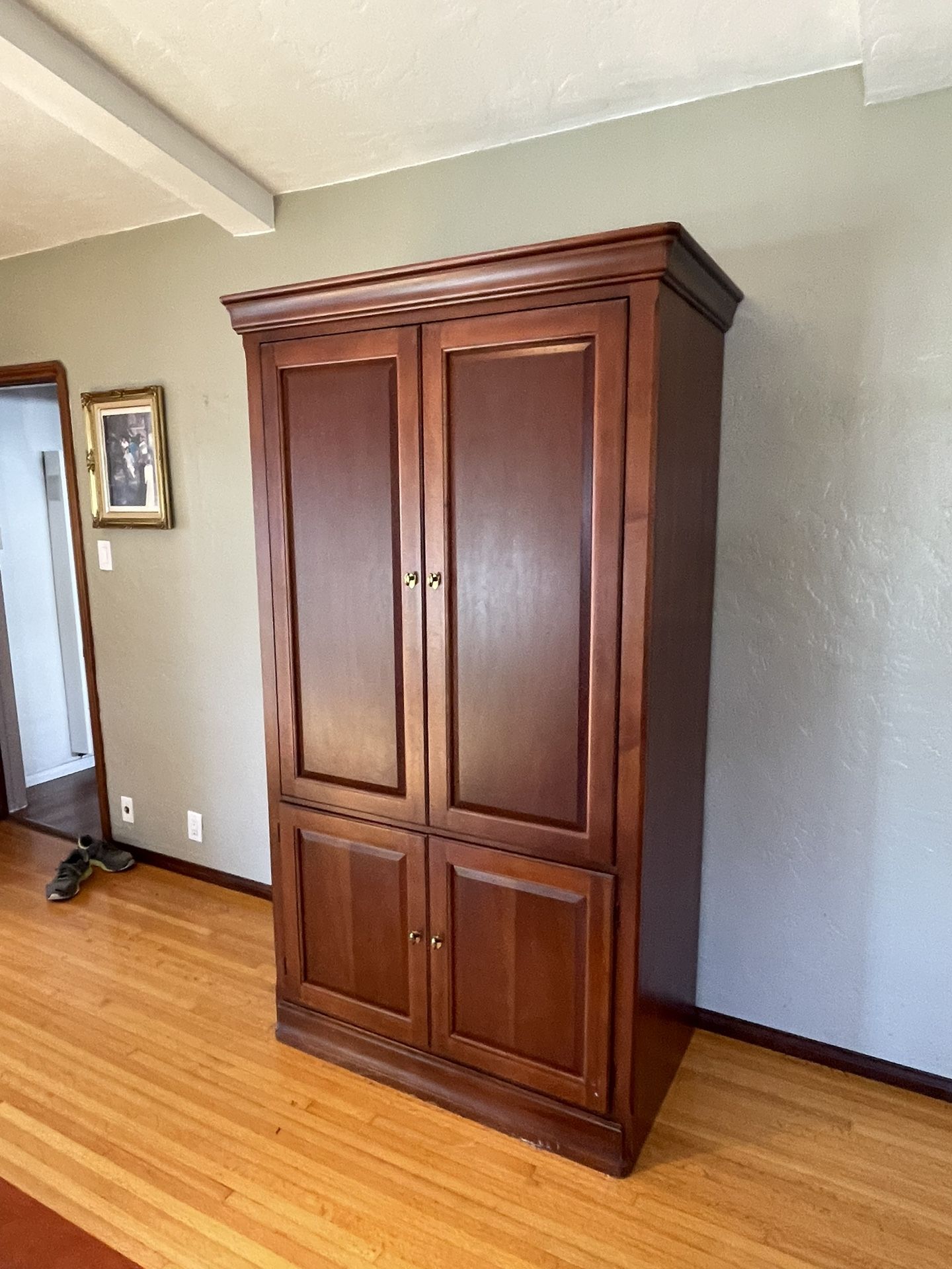 Thomasville Entertainment Center For Small Tv