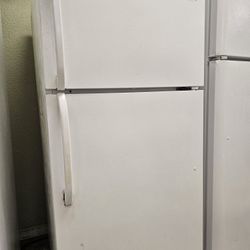 Apartment Size Refrigerator Working Perfectly Fine Very Clean I Can Deliver To You 90 Days Warranty 